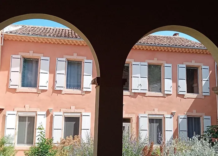 L'ecrin De L'orb Bed and Breakfast 4*