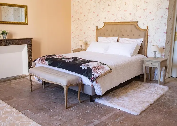 L'ecrin De L'orb Bed and Breakfast 4*